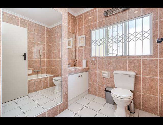 12M² CO-WORKING SPACE TO LET IN FONTAINEBLEAU